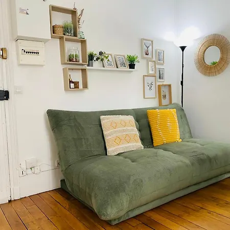 Apartment 15 Lourmel *